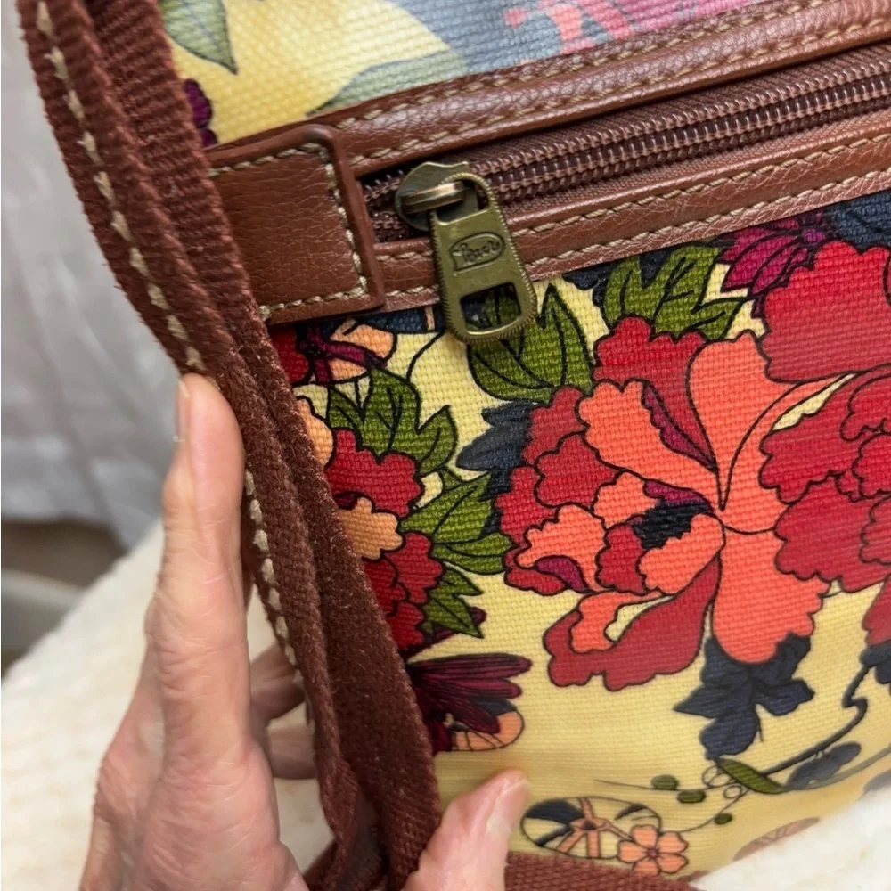 Sakroots Artist Circle Floral Crossbody Bag
